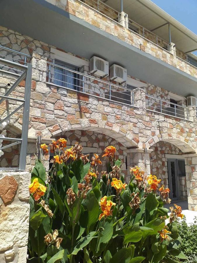 Golden Dolphin Studios & Apartments Alykes  Exterior foto