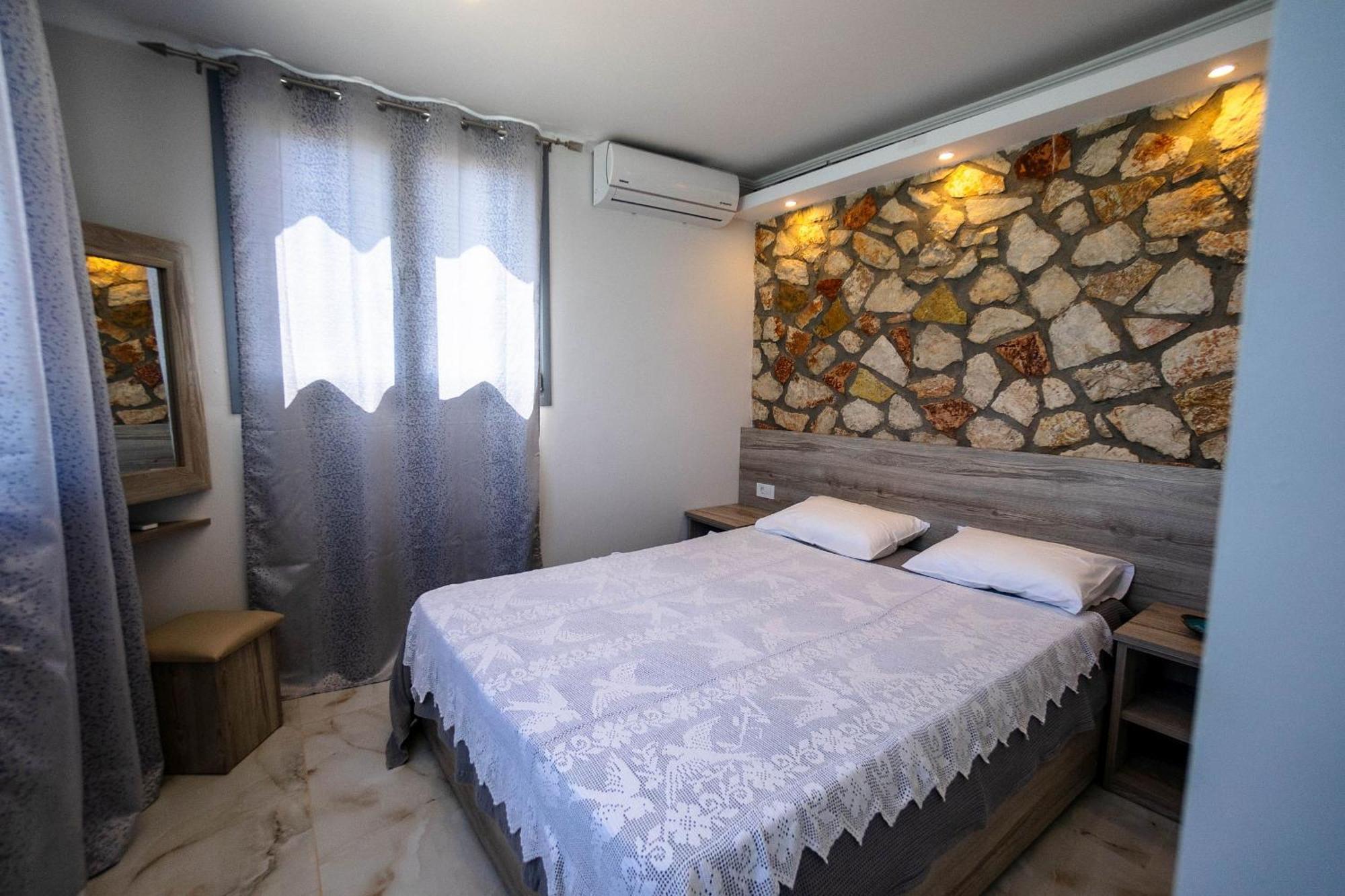 Golden Dolphin Studios & Apartments Alykes  Quarto foto