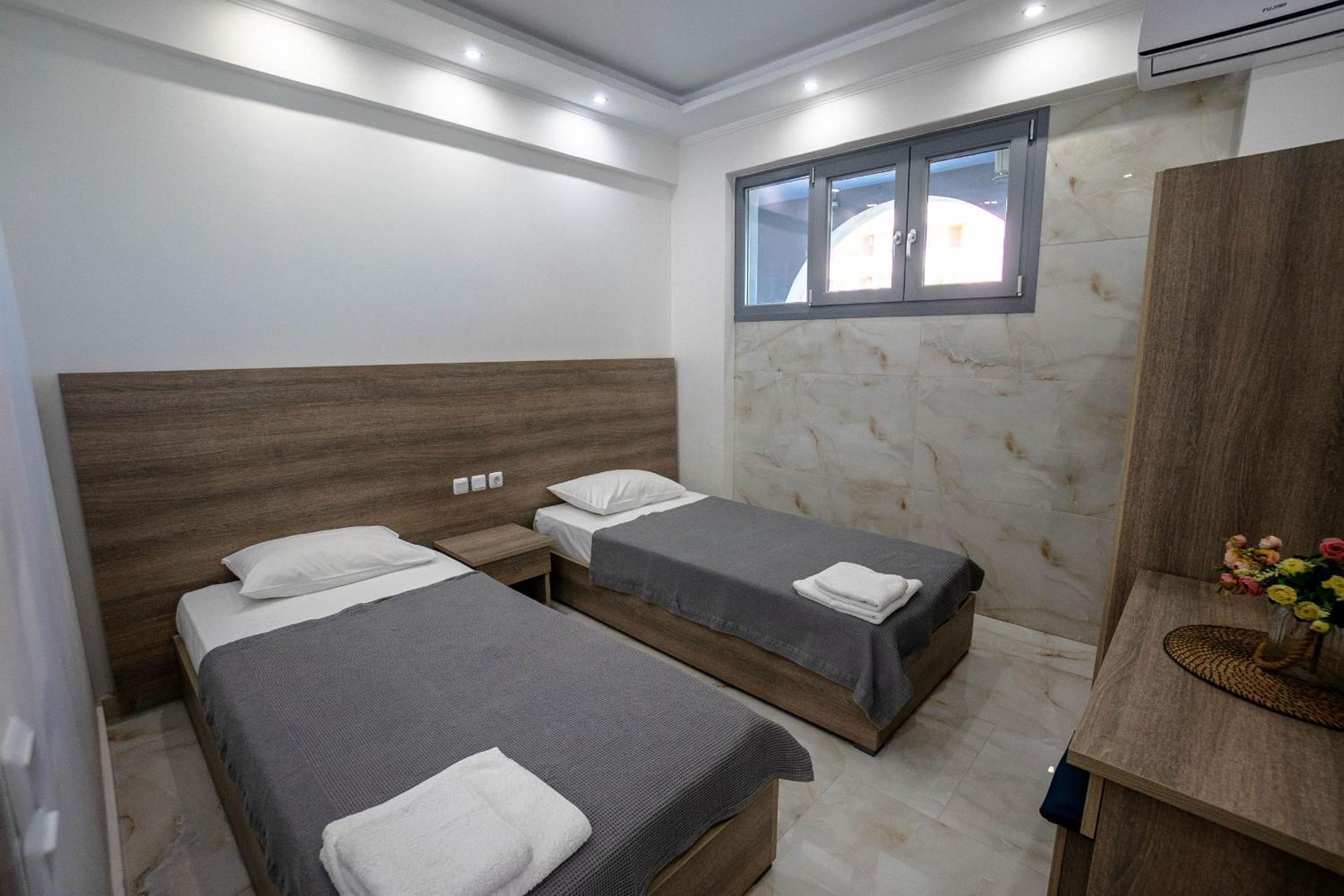 Golden Dolphin Studios & Apartments Alykes  Quarto foto