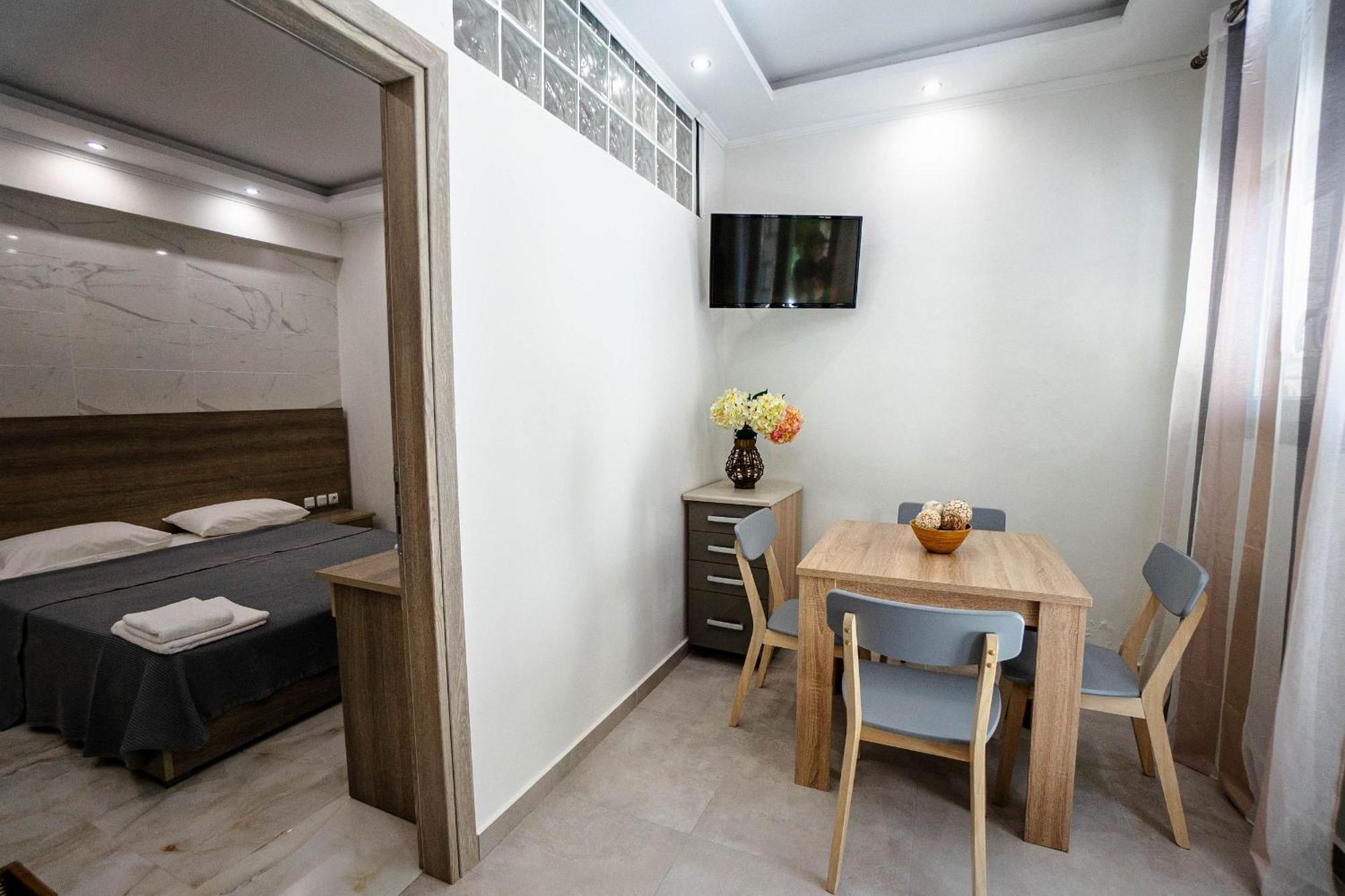 Golden Dolphin Studios & Apartments Alykes  Quarto foto